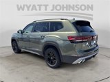 New 2025 Volkswagen Atlas Peak Edition SE image 3