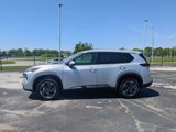 Used 2024 Nissan Rogue SV image 5