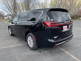 New 2025 Chrysler Pacifica Select image 3