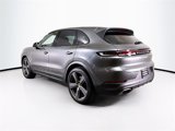 Used 2024 Porsche Cayenne image 3