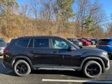 New 2025 Volkswagen Atlas Peak Edition SE image 2