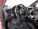 Certified 2025 Porsche Macan image 4