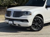 Used 2017 Lincoln Navigator Select image 4