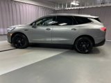 Used 2024 Buick Enclave Essence image 4