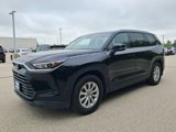 Used 2024 Toyota Grand Highlander XLE image 3