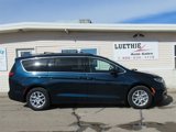 Used 2022 Chrysler Pacifica Touring-L image 3