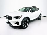 Used 2025 Volvo XC40 B5 Plus image 3