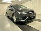 Used 2018 Chrysler Pacifica Limited image 3