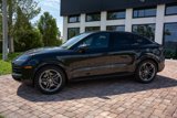 Used 2025 Porsche Cayenne Coupe image 3