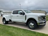 New 2025 Ford F350 4x4 Crew Cab DRW Super Duty image 2