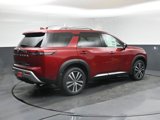 New 2025 Nissan Pathfinder Platinum image 5