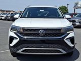 Used 2024 Volkswagen Taos SE image 2