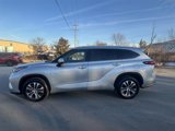 Used 2022 Toyota Highlander XLE image 3