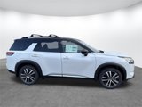 New 2025 Nissan Pathfinder Platinum image 4