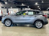 Used 2021 Nissan Rogue Sport SV image 2