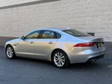 Used 2017 Jaguar XF Premium image 2