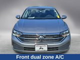 Used 2024 Volkswagen Jetta SE image 2