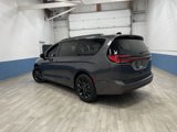 Used 2023 Chrysler Pacifica Touring-L image 3