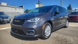 Used 2023 Chrysler Pacifica Touring-L image 4