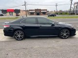 Used 2020 Toyota Camry SE image 4