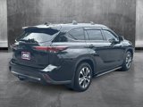 Used 2024 Toyota Highlander XLE image 5