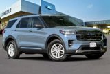 Used 2025 Ford Explorer Active image 2