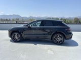 Certified 2025 Porsche Macan image 2