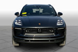 Certified 2023 Porsche Macan image 3