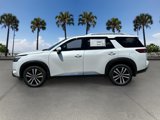 New 2025 Nissan Pathfinder Platinum image 3