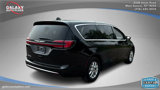 Used 2023 Chrysler Pacifica Touring-L image 5