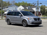 Used 2017 Dodge Grand Caravan SXT image 3