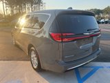 New 2025 Chrysler Pacifica Select image 4