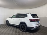 New 2025 Volkswagen Atlas Peak Edition SE image 4
