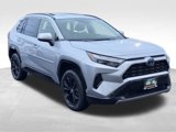 Used 2022 Toyota RAV4 SE image 3