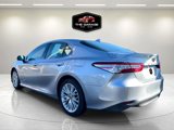 Used 2020 Toyota Camry XLE image 2