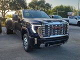 New 2025 GMC Sierra 3500 Denali w/ Denali Reserve Package image 3
