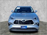 Used 2021 Toyota Highlander XLE image 2