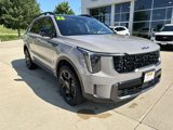 Used 2025 Kia Sorento SX image 2