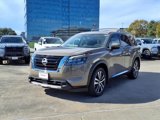 New 2025 Nissan Pathfinder Platinum image 2