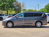 Used 2022 Chrysler Pacifica Touring-L image 4