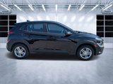 Used 2022 Hyundai Kona SE image 2