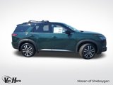 New 2025 Nissan Pathfinder Platinum image 2