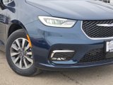 New 2025 Chrysler Pacifica Select image 3