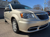 Used 2016 Chrysler Town & Country Touring image 2