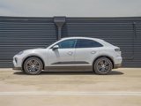 Certified 2025 Porsche Macan image 2