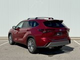Used 2024 Toyota Highlander Platinum image 3