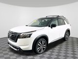 New 2025 Nissan Pathfinder Platinum image 2