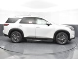 New 2025 Nissan Pathfinder SL image 4