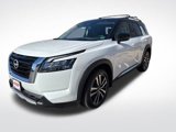 New 2025 Nissan Pathfinder Platinum image 3