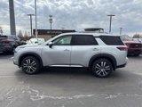 New 2025 Nissan Pathfinder Platinum image 3
